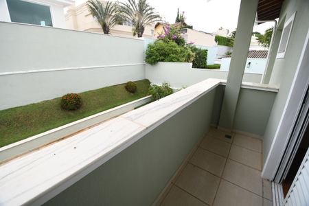 Casa de condomínio para alugar com 300m², 4 quartos e 6 vagasVaranda da Suíte 2