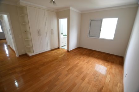 Casa de condomínio para alugar com 300m², 4 quartos e 6 vagasSuíte 1