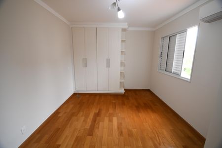 Casa de condomínio para alugar com 300m², 4 quartos e 6 vagasSuíte 3