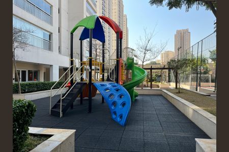 Apartamento para alugar com 104m², 3 quartos e 2 vagas Apartamento para alugar com 104m², 3 quartos e 2 vagasÁrea comum - Playground