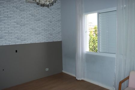 Casa de condomínio para alugar com 137m², 3 quartos e 2 vagasSuíte