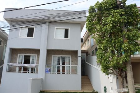 Casa de condomínio para alugar com 137m², 3 quartos e 2 vagasFachada