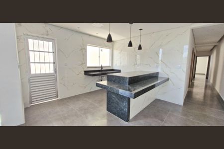 Casa à venda com 89m², 3 quartos e 2 vagasSala/Cozinha