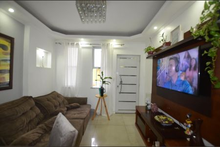 Sala de casa para alugar com 3 quartos, 180m² em Cascadura, Rio de Janeiro