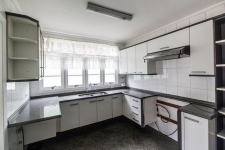 Casa de condomínio para alugar com 340m², 4 quartos e 2 vagasCozinha