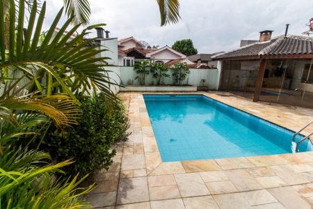 Casa de condomínio para alugar com 340m², 4 quartos e 2 vagasPiscina