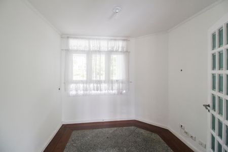 Casa de condomínio para alugar com 340m², 4 quartos e 2 vagasCopa