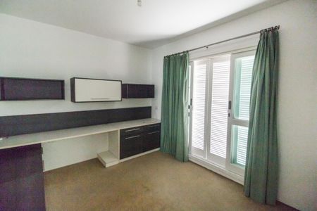 Casa de condomínio para alugar com 340m², 4 quartos e 2 vagasQuarto 2