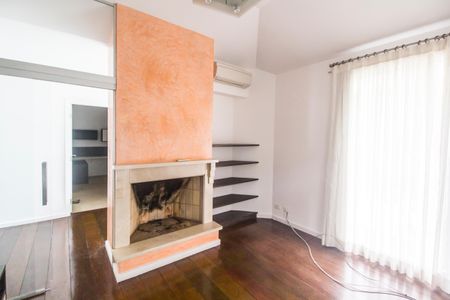 Casa de condomínio para alugar com 340m², 4 quartos e 2 vagasSala