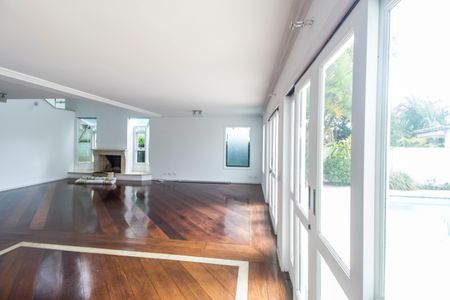 Sala de casa de condomínio para alugar com 4 quartos, 340m² em Alphaville, Santana de Parnaíba