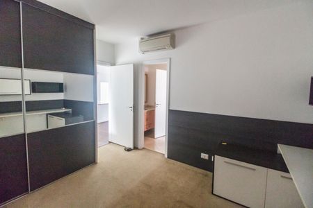 Casa de condomínio para alugar com 340m², 4 quartos e 2 vagasQuarto 2