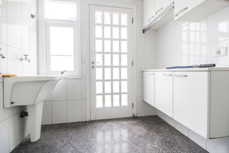 Casa de condomínio para alugar com 340m², 4 quartos e 2 vagasÁrea de Serviço