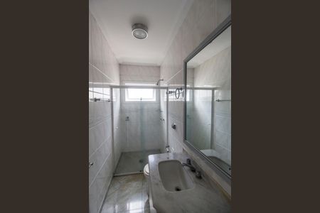 Casa de condomínio para alugar com 340m², 4 quartos e 2 vagasBanheiro da Suíte 2