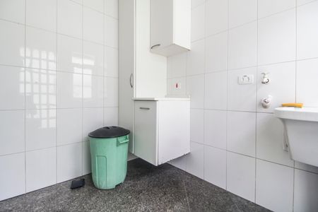 Casa de condomínio para alugar com 340m², 4 quartos e 2 vagasÁrea de Serviço
