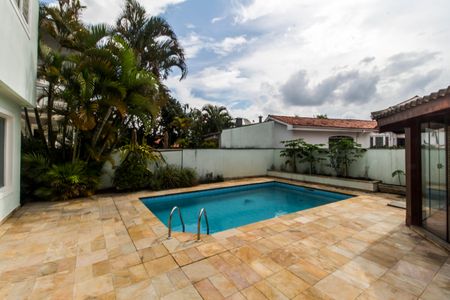 Casa de condomínio para alugar com 340m², 4 quartos e 2 vagasPiscina