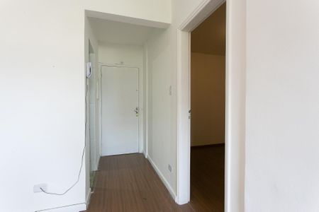 Apartamento à venda com 47m², 2 quartos e sem vaga Apartamento à venda com 47m², 2 quartos e sem vagaCorredor de Entrada