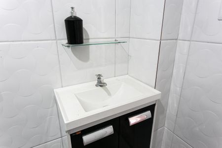 Apartamento à venda com 47m², 2 quartos e sem vaga Apartamento à venda com 47m², 2 quartos e sem vagaBanheiro