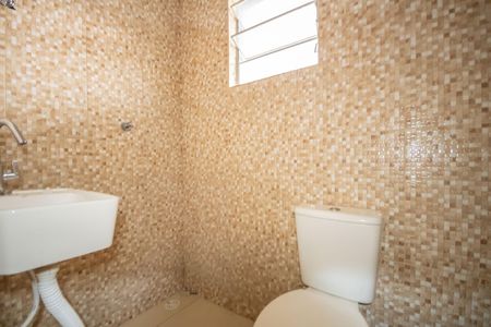 Casa para alugar com 30m², 2 quartos e sem vaga Casa para alugar com 30m², 2 quartos e sem vagaBanheiro Social