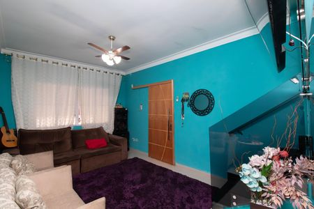 Casa à venda com 125m², 3 quartos e 2 vagasSala