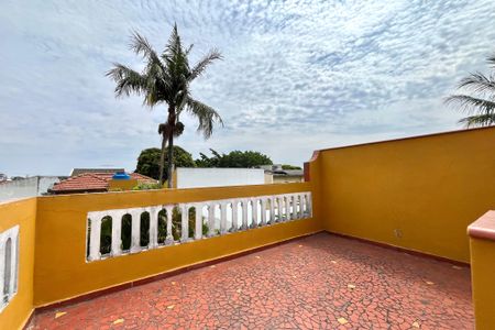 Casa à venda com 358m², 5 quartos e 4 vagas Casa à venda com 358m², 5 quartos e 4 vagasÁrea externa