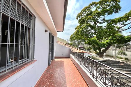 Casa à venda com 358m², 5 quartos e 4 vagas Casa à venda com 358m², 5 quartos e 4 vagasVaranda do Quarto 1