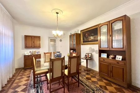 Casa à venda com 358m², 5 quartos e 4 vagas Casa à venda com 358m², 5 quartos e 4 vagasCopa
