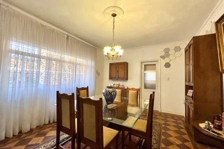 Casa à venda com 358m², 5 quartos e 4 vagas Casa à venda com 358m², 5 quartos e 4 vagasCopa
