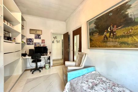 Casa à venda com 358m², 5 quartos e 4 vagas Casa à venda com 358m², 5 quartos e 4 vagasQuarto 2