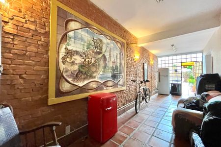 Casa à venda com 358m², 5 quartos e 4 vagas Casa à venda com 358m², 5 quartos e 4 vagasÁrea comum
