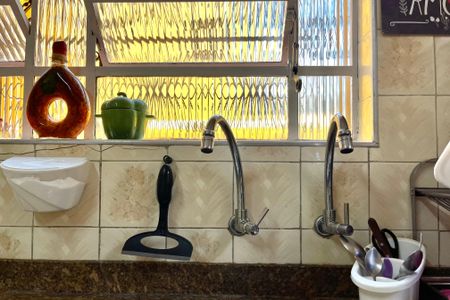 Casa à venda com 358m², 5 quartos e 4 vagas Casa à venda com 358m², 5 quartos e 4 vagasCozinha