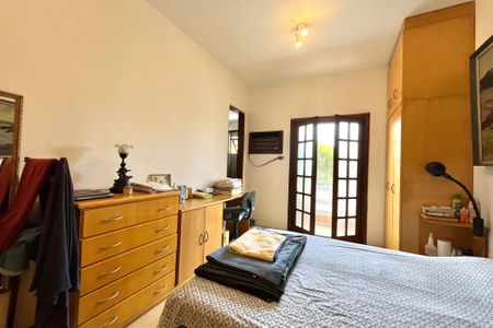 Casa à venda com 358m², 5 quartos e 4 vagas Casa à venda com 358m², 5 quartos e 4 vagasSuite -Casa 2