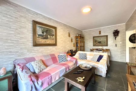 Casa à venda com 358m², 5 quartos e 4 vagas Casa à venda com 358m², 5 quartos e 4 vagasSala -Casa 2