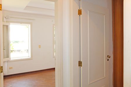 Casa de condomínio para alugar com 250m², 3 quartos e 2 vagasSuíte