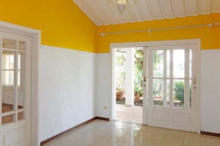 Casa de condomínio para alugar com 250m², 3 quartos e 2 vagasSala