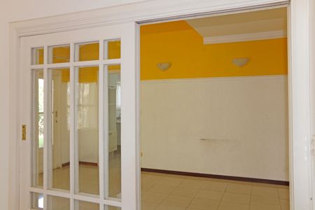 Casa de condomínio para alugar com 250m², 3 quartos e 2 vagasSala