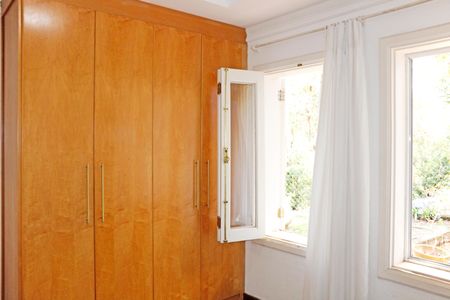 Casa de condomínio para alugar com 250m², 3 quartos e 2 vagasQuarto  1