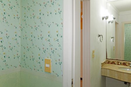 Casa de condomínio para alugar com 250m², 3 quartos e 2 vagasLavabo