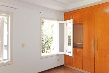 Casa de condomínio para alugar com 250m², 3 quartos e 2 vagasQuarto  2