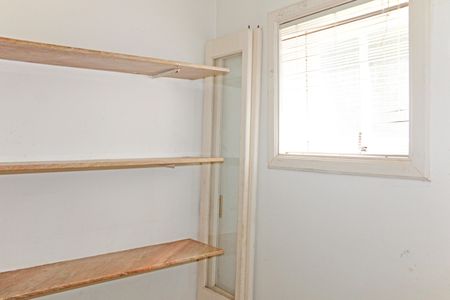 Casa de condomínio para alugar com 250m², 3 quartos e 2 vagasDespensa