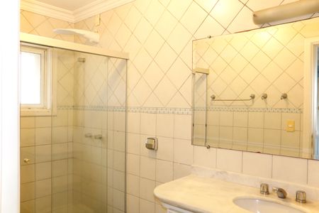 Casa de condomínio para alugar com 250m², 3 quartos e 2 vagasBanheiro da Suíte