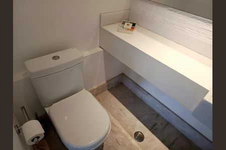 Lavabo de apartamento para alugar com 2 quartos, 132m² em Vila Madalena, São Paulo