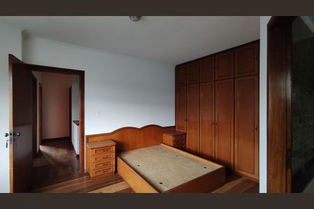 Casa à venda com 180m², 3 quartos e 3 vagasSuíte