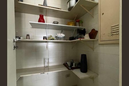 Apartamento à venda com 128m², 3 quartos e 2 vagas Apartamento à venda com 128m², 3 quartos e 2 vagasDespensa