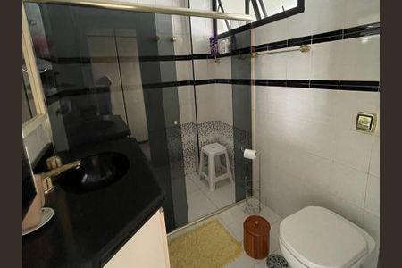 Apartamento à venda com 128m², 3 quartos e 2 vagas Apartamento à venda com 128m², 3 quartos e 2 vagasBanheiro da Suíte