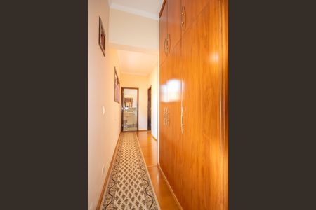 Casa à venda com 377m², 3 quartos e 5 vagasCorredor