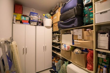 Apartamento à venda com 280m², 4 quartos e 4 vagas Apartamento à venda com 280m², 4 quartos e 4 vagasQuarto de Serviço