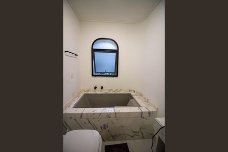 Apartamento à venda com 280m², 4 quartos e 4 vagas Apartamento à venda com 280m², 4 quartos e 4 vagasBanheiro da Suíte 4