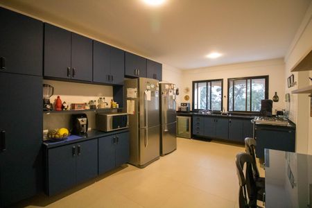 Apartamento à venda com 280m², 4 quartos e 4 vagas Apartamento à venda com 280m², 4 quartos e 4 vagasCozinha