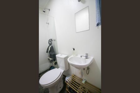 Apartamento à venda com 280m², 4 quartos e 4 vagas Apartamento à venda com 280m², 4 quartos e 4 vagasBanheiro de Serviço