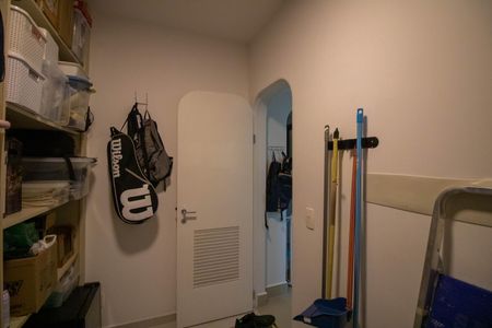 Apartamento à venda com 280m², 4 quartos e 4 vagas Apartamento à venda com 280m², 4 quartos e 4 vagasQuarto de Serviço